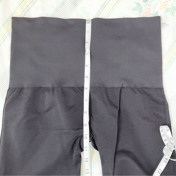 SPANX Look at Me Now "LAMN" Seamless Bike Shorts in black size 1X - Picture 7 of 8